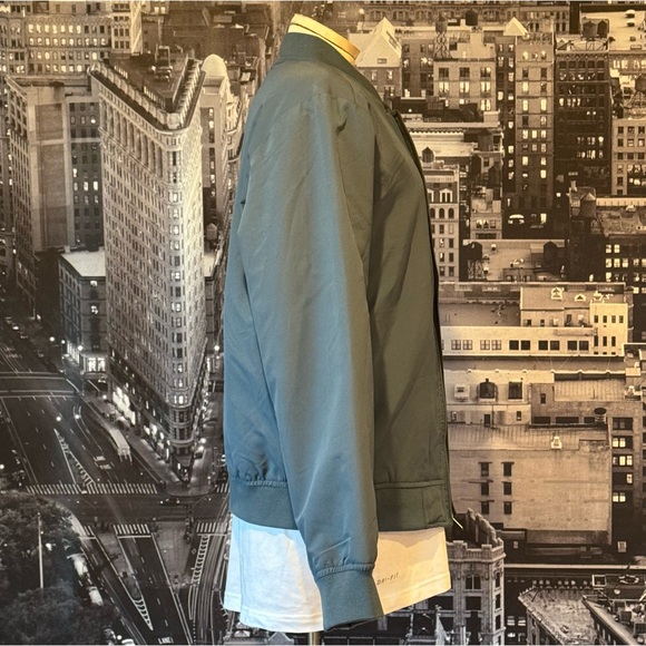 🎯SOLD🎯 Bomber Jacket NWT - Picture 2 of 10